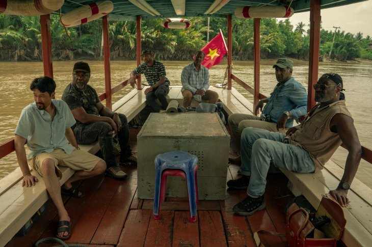 merlin_172626933_7fbe25a6-b8bf-49f3-b7fa-a2d59f05c6ae-superJumbo